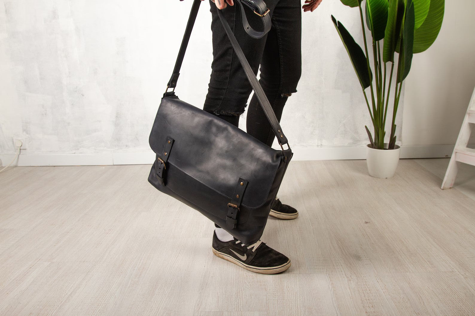 messenger bag, Leather briefcase men