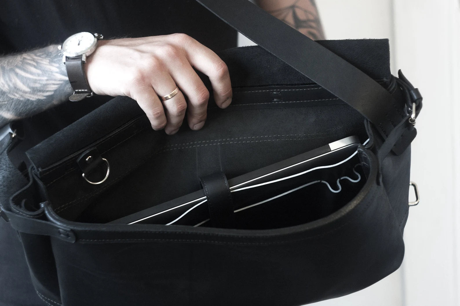 Leather Messenger Bag / crossbody bag