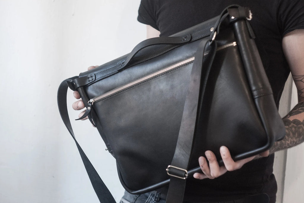 Leather Messenger Bag / crossbody bag