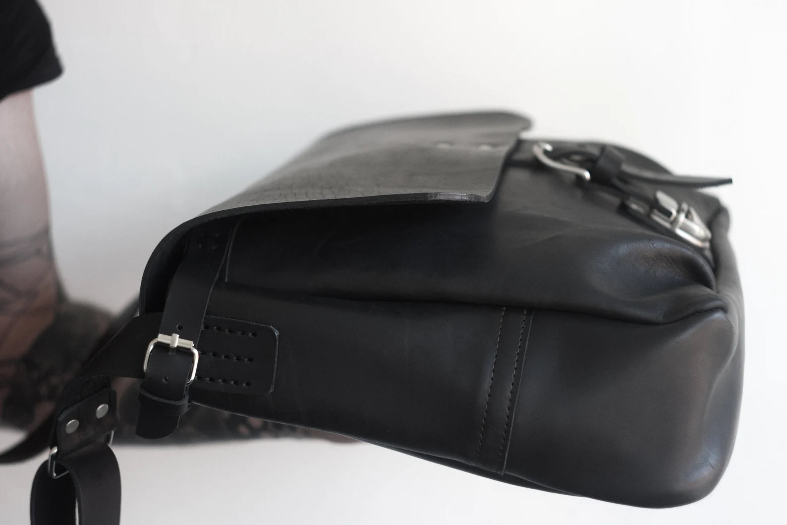 Leather Messenger Bag / crossbody bag
