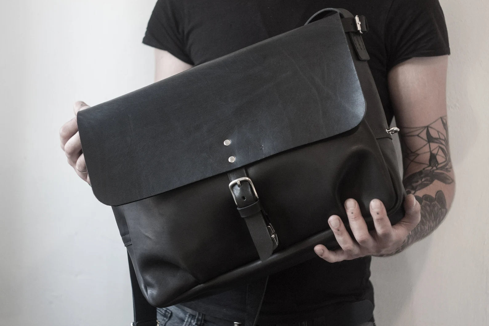 Leather Messenger Bag / crossbody bag