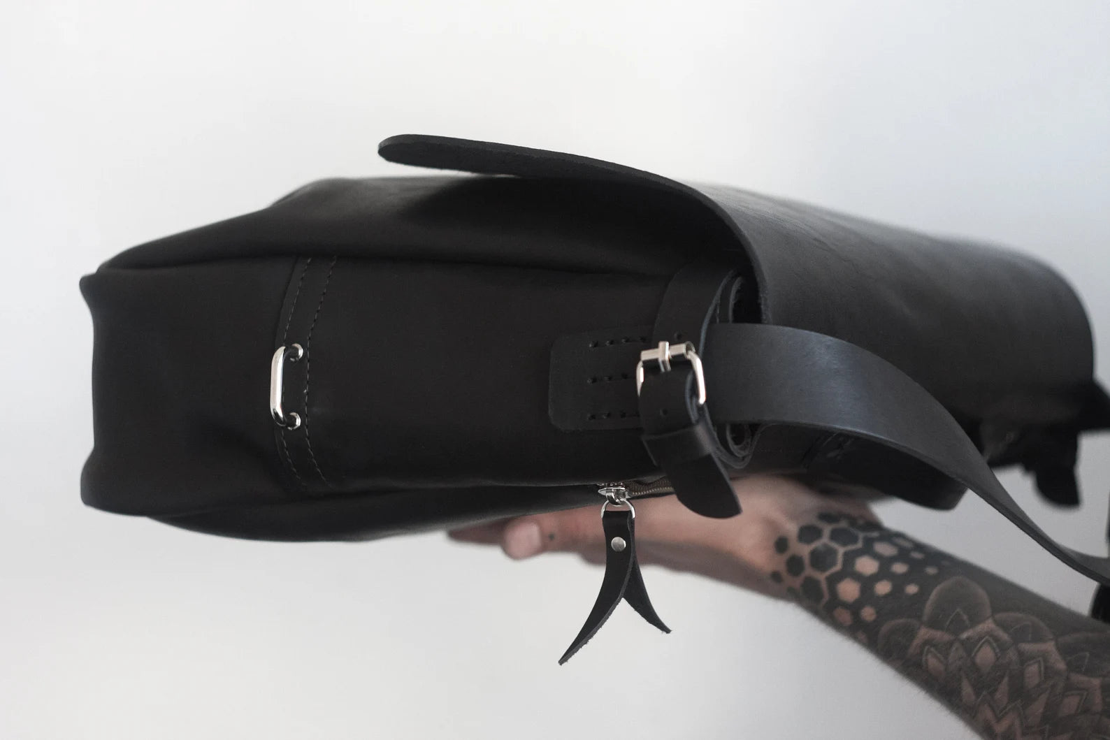 Leather Messenger Bag / crossbody bag