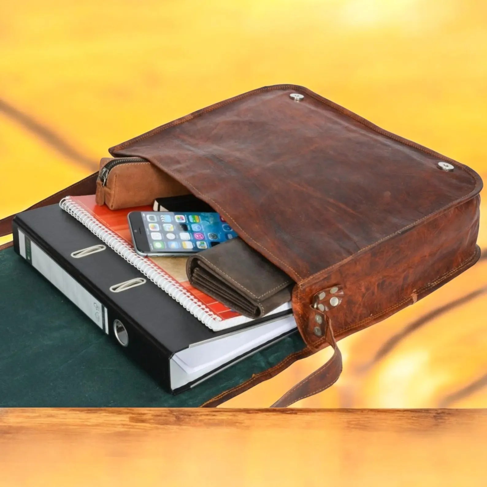 Messenger Bag – Classic Leather Unisex